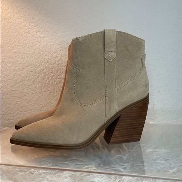 Vince Camuto Gredile Women's Suede Ankle boot | Tan | size 7.5 - Picture 2 of 9